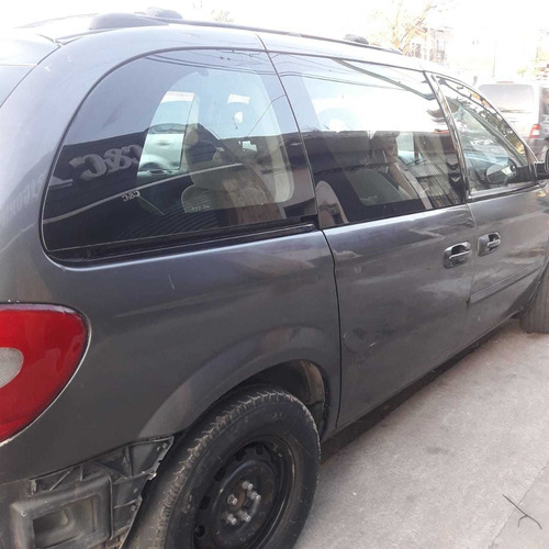 Imagen 8 de 12 de Chrysler Caravan 2003 3.3 Se 3.3
