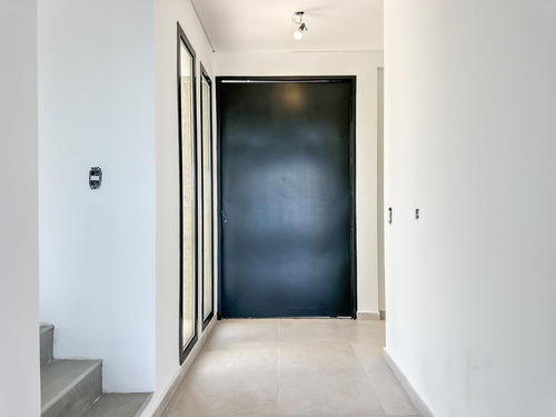 Venta Casa A La Laguna - Barrio Santa Ana Tigre