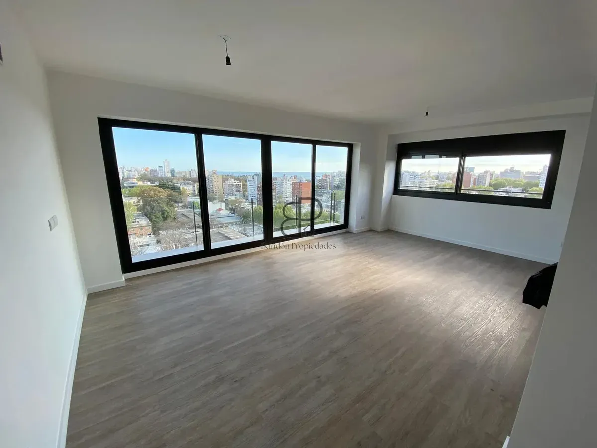Alquiler Apartamento 2 Dormitorios Parque Rodo Balcon Y Cochera · Foto 2