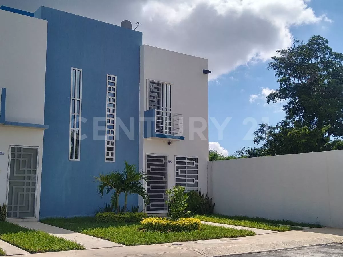 Hermosa Casa En Renta En Vista Real Privada Con Alberca Dh1723