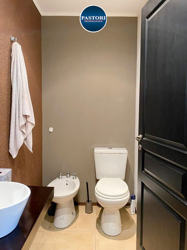 Venta De Departamento De 2 Amb Con Balcon Y Cochera