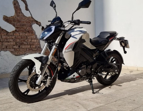 Imagen 1 de 10 de Benelli 180 S