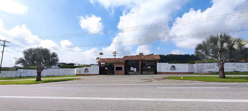 Maria Jose Castro Vende Casa En El Conjunto Residencial Safari Ranch, Ubicada En El Municipio Libertador- Carabobo  