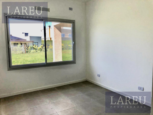 Imagen 21 de 26 de Casa En Venta - Barrio El Canton