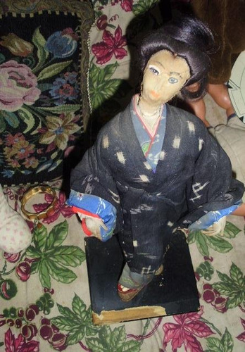 Antigua Figura Muñeca Japonesa Oriental 44cmts.