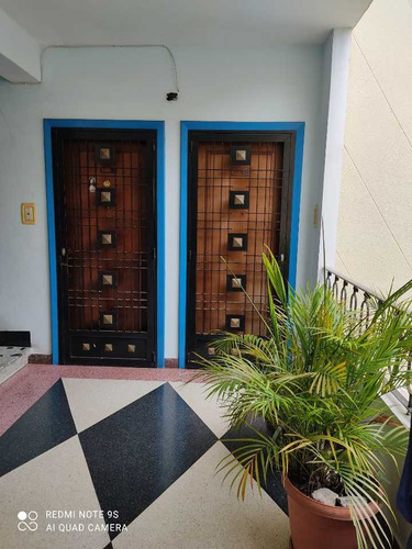 Imagen 4 de 10 de Se Vende Apto 74m2 2h/1b/1p Las Palmas 9531