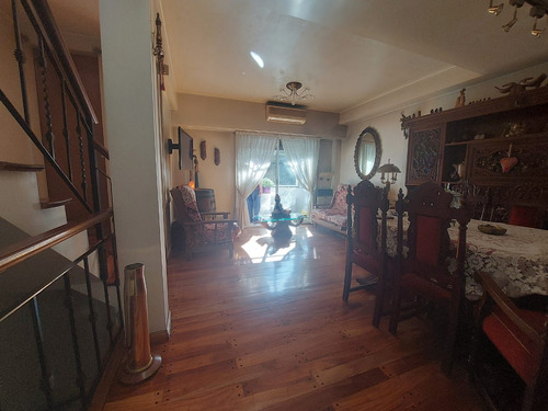 Hermoso Triplex En Caballito Con Cochera