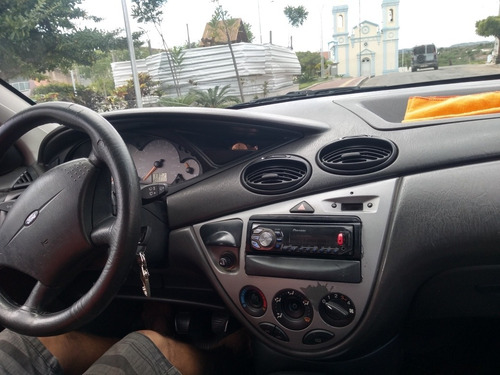 Imagem 4 de 15 de Ford Focus 2005 1.6 Glx 5p