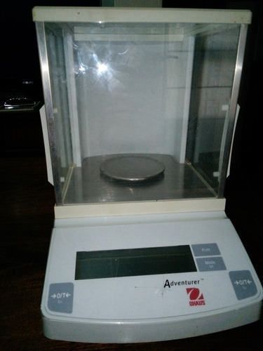 Balanza Analítica. Ohaus