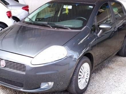 Fiat Punto 1.4 Attractive Italia 8v Flex 4p Manual