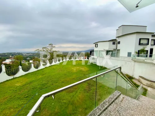 Casa De Lujo En Condado De Sayavedra Con Vistas, Jardín Y Amplios Espacios