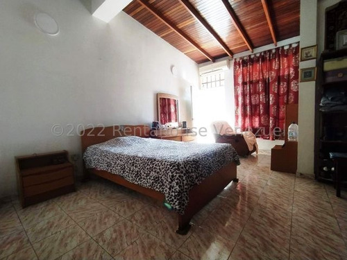 Imagen 22 de 30 de Casa En Venta Centro Este Barquisimeto, Cocina Remodelada, Amplio Patio, Balcon Con Hermosa Vista, Info. 0424-5325471, Codigo 22-17359 Mf