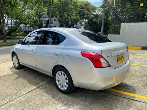 Nissan Versa 1.6 Sense