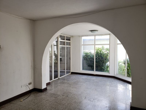 Imagen 5 de 8 de Casa En Venta Sobre Boulevard San Jacinto Mixco