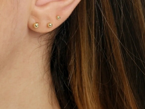 Imagem 4 de 4 de Conjunto 3 Brincos 3 Furos Banhado A Ouro 18k Kit Brincos