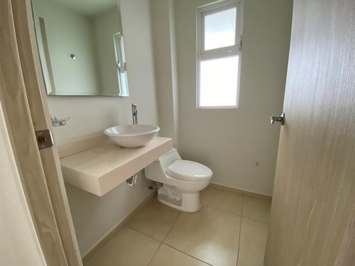 ¡haz Realidad Tus Sueños En Tecámac, Casa En Venta En Paseos Del Bosque 2! Acceso Controlado Y Diversión Garantizada Con Canchas Y Alberca, Rutas Cercanas A Cdmx Y Aifa