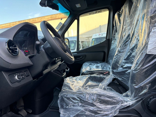 Van Mercedes Sprinter 517 Big 2025 Executiva 21 Lugares 0km