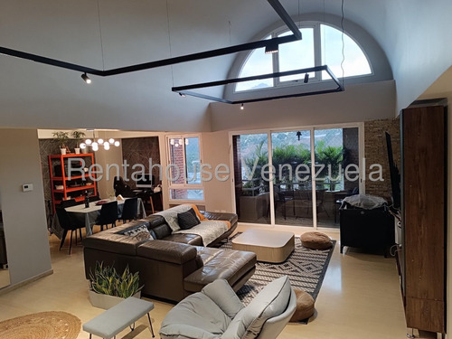 Bello Ph, En Excelente Residencia Y Zona De La Ciudad. 25-17649.