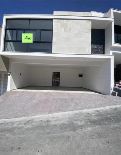 Imagen 1 de 12 de Casa En Venta En Fraccionamiento Lomas Del Vergel, Zona Carretera Nacional (vav)