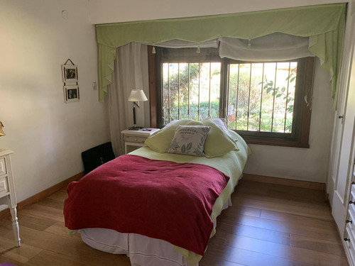 Imagen 25 de 30 de Excelente Chalet - Castelar Norte - Larralde Angosta - 5 Ambientes - 1450 M2 Lote - Venta - Permuta