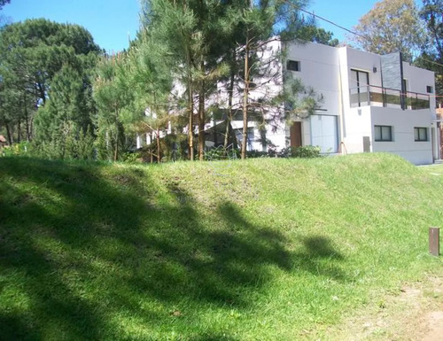 Casa De 4 Dormitorios Dentro Del Complejo Solanas.
