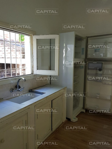 Venta De Casa A Una Cuadra De Playa Mansa Y A Metros De La Península De Punta Del Este- Ref: 25166