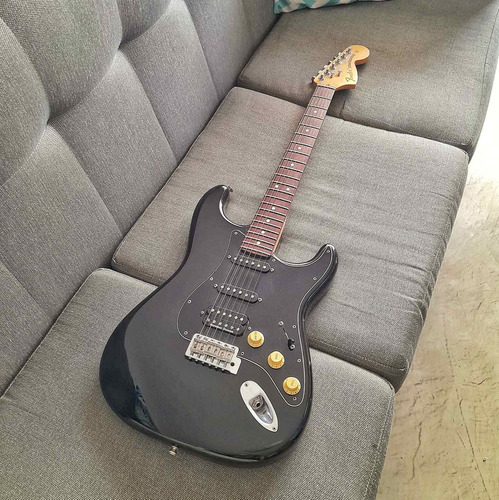 Guitarra Fender American Special Stratocaster Hss