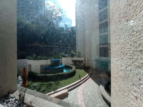 Imagen 17 de 30 de Vendo Apto 268m2 4h/6b/4p Colinas De Tamanaco 8942
