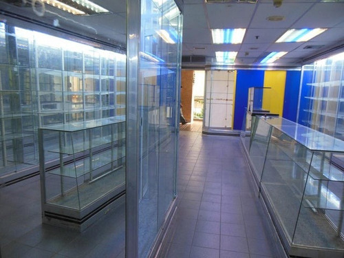Exclusivo Local Comercial Ubicado En Galerias Prados Del Este #25-18102
