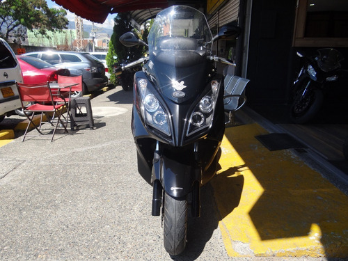 Kymco Downtown 300