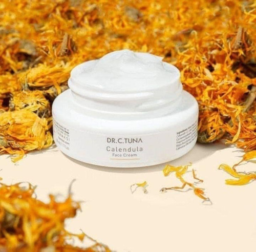 Crema Facial De Calendula, Farmasi - mL  Momento de aplicación Día/Noche Tipo de piel Seca y sensible