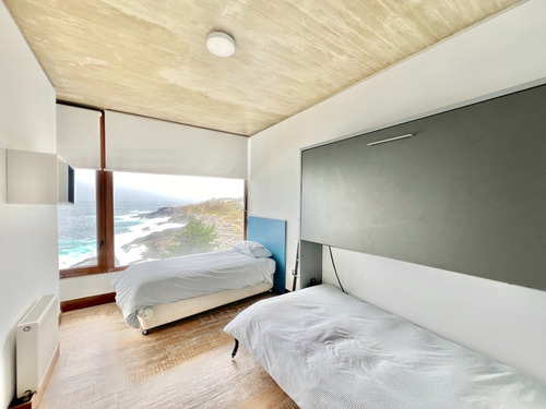 Gran Y Sólida Casa En Venta Con Privilegiada Vista, Zapallar