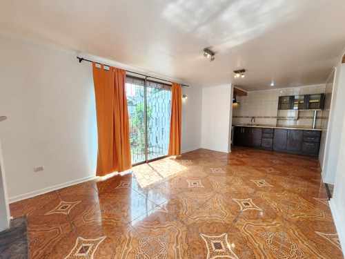 Venta Casa Remodelada Pasaje 8 , La Cisterna