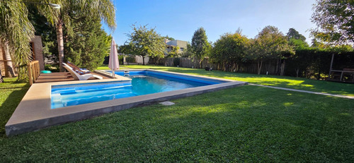 Casa En Alquiler Temporal Con Parque Y Pileta City Bell