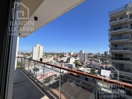 Departamento En Berazategui Centro De 2 Amb En Venta Amplia Superficie.