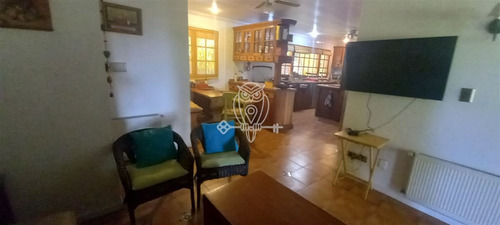 Casa En Venta De 5 Dorm. En Talagante