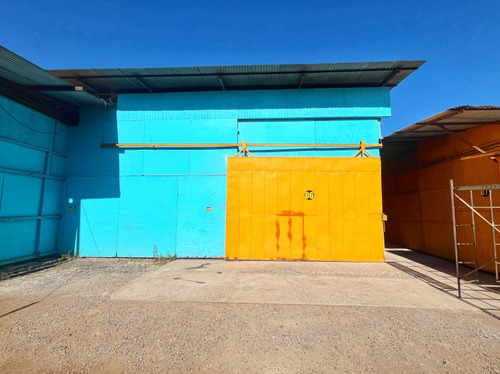 Bodega 150 Mt2. En Eyzaguirre / Tocornal Grez