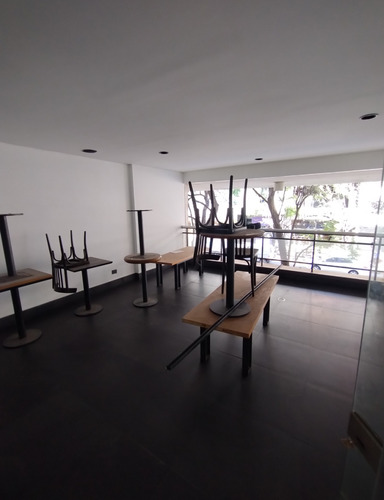 Alquila: Gran Local Comercial Sobre Av. Estrada
