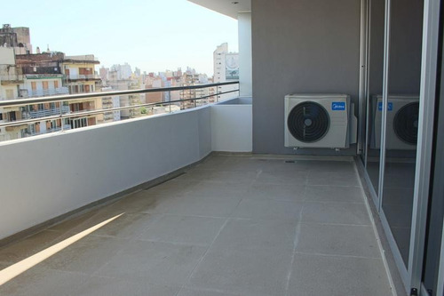 Imagen 11 de 30 de Av. Pellegrini 697 12 02 Nautilo