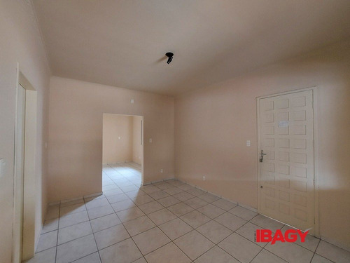 Imagem 3 de 15 de Excelente Casa 3 Dormitorio(s) Em Barreiros - Sao Jose - L-115373