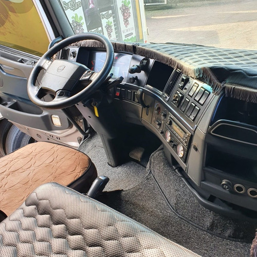 Imagem 21 de 25 de Caminhão Fh 460 Volvo 460 Cavalo 6x4 Traçado 2014 T. Alto