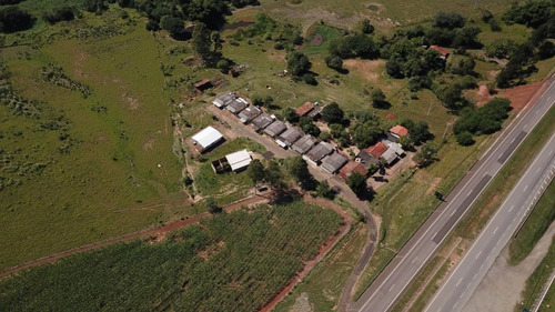 Imagem 2 de 3 de Chácara 34000 M2, 14 Casas De Alugueis, Ótima Localização, Mercearia, 2 Tanques Com Peixes, Poço Artesiano - Ch00280 - 71010166