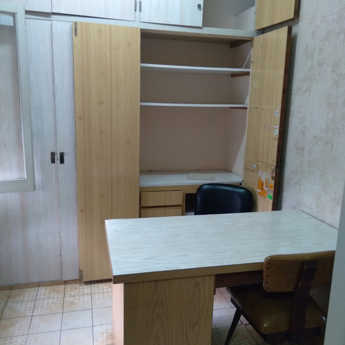 Imagen 9 de 18 de Local Amplio Con Oficina Con Baño Y Dos Vestuarios Con Baños Fondo Libre Con Parrilla.