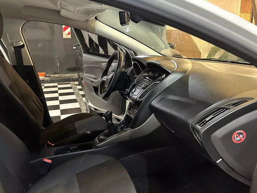 Ford Focus III 1.6 Sedan S