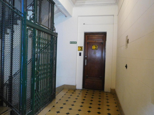 Imagen 8 de 30 de Centro Apto Para Oficina O Vivienda, Son 161 M2, (a Menos De U$s 740 X M2) A Reciclar