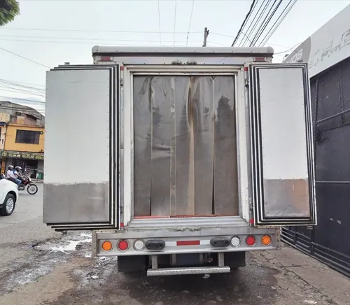Camion Chevrolet Npr Furgon Aislado Modelo 2013
