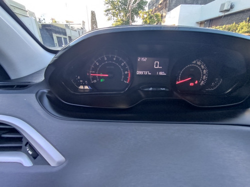 Peugeot 208 1.6 Active