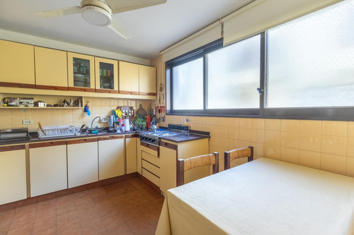 Venta Ph En San Telmo , 5 Amb. 2 Cocheras, 3 Bauleras, Terraza Y Parrilla. Apto Crédito.