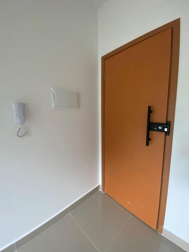Estúdio De 25mts2, Blue Life, 1º Andar, Muito Bem Localizado Na Cidade Universitária, Anápolis, Goiás.