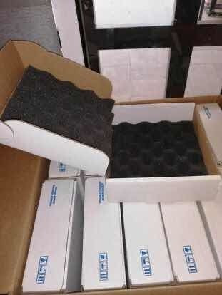 24 Cajas Con Espuma Protectora Color Carbón 20x20x7cm (Usado)